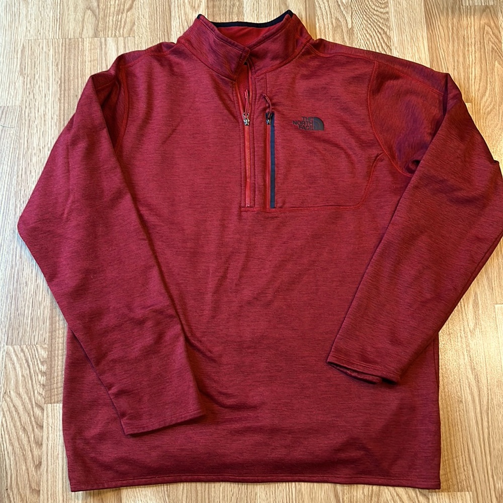 Men’s NorthFace quarter zip pullover